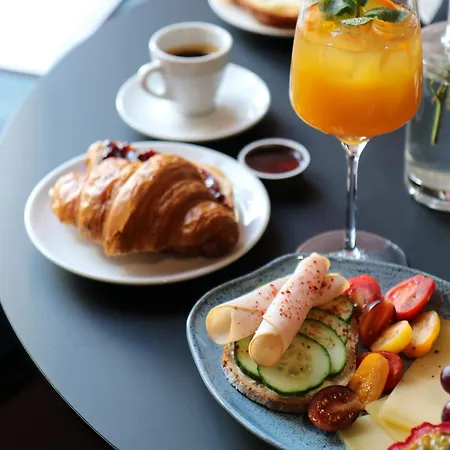 Апарт-отель Visionapartments Brandschenkestrasse - Contactless Check-in